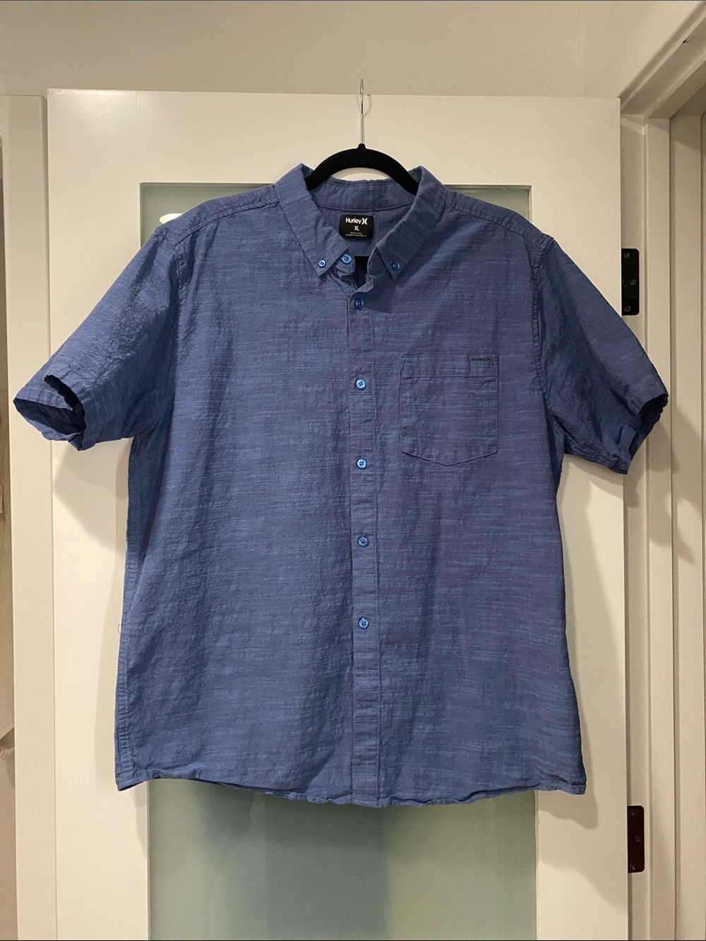 Hurley Short Sleeve Button-Down Shirt in Blue